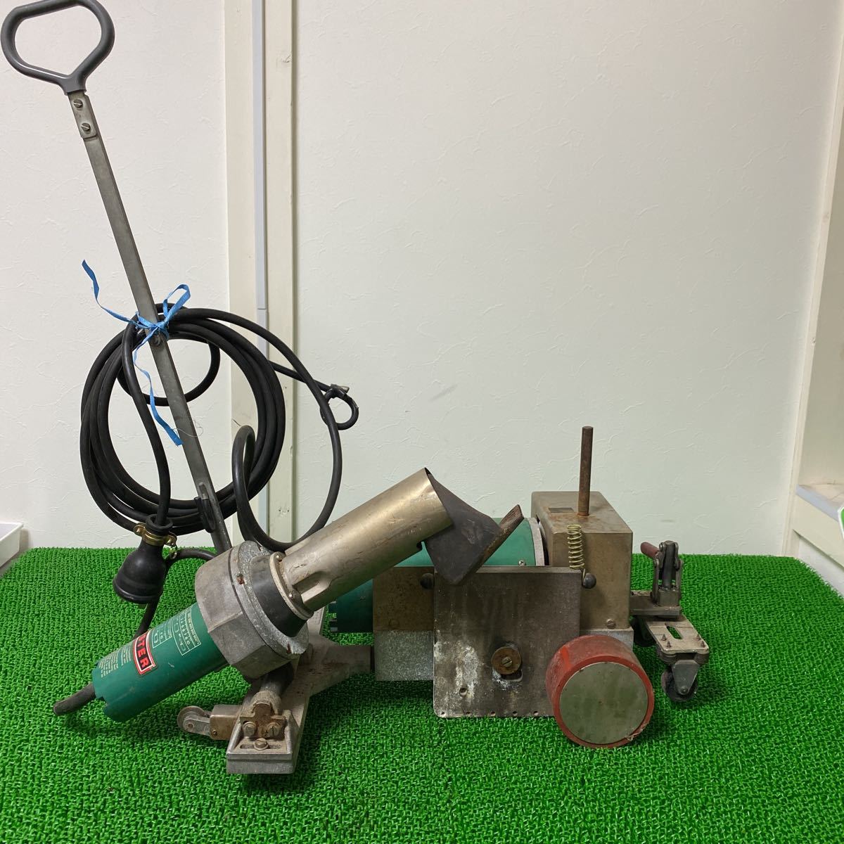 品 Leister ライスター 自走式熱風溶接機 Ch 6056 動作未確認 溶接機 売買されたオークション情報 Yahooの商品情報をアーカイブ公開 オークファン Aucfan Com