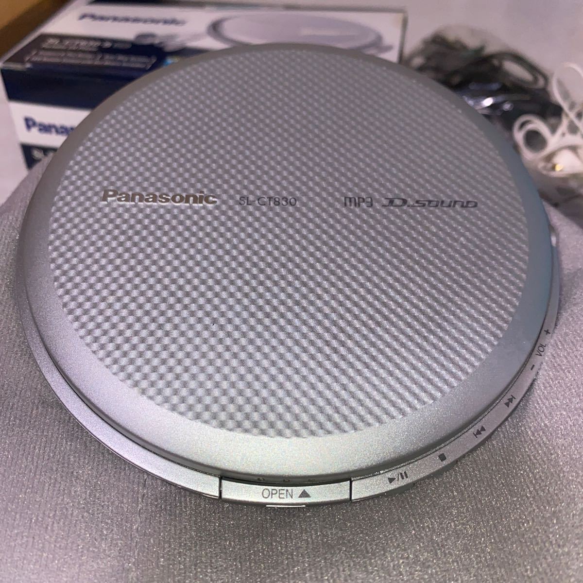Panasonic SL-CT830 MP3 ポータブルCDプレイヤー 概要 ポータブルCD