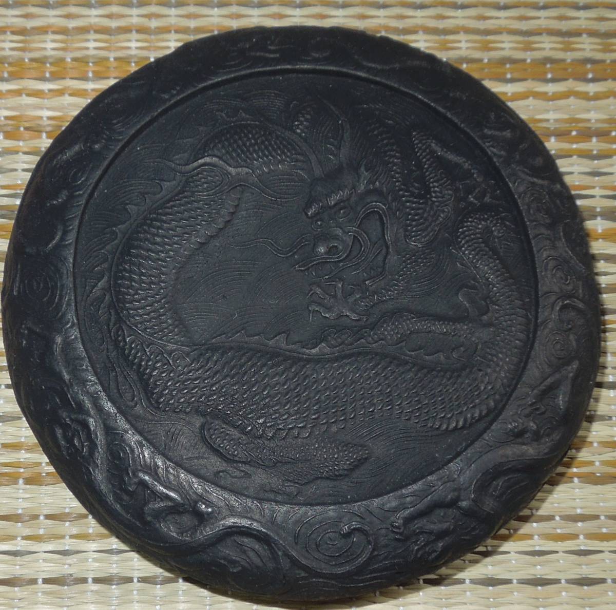 書道 墨 古墨 龍（海水龍文） 建元（方于魯） 約198g 古墨