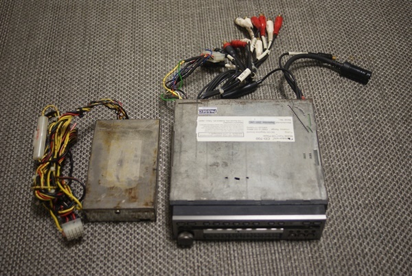 Nakamichi CD-700 ナカミチ - カーオーディオ Tuner⁄CD Player DC-DC