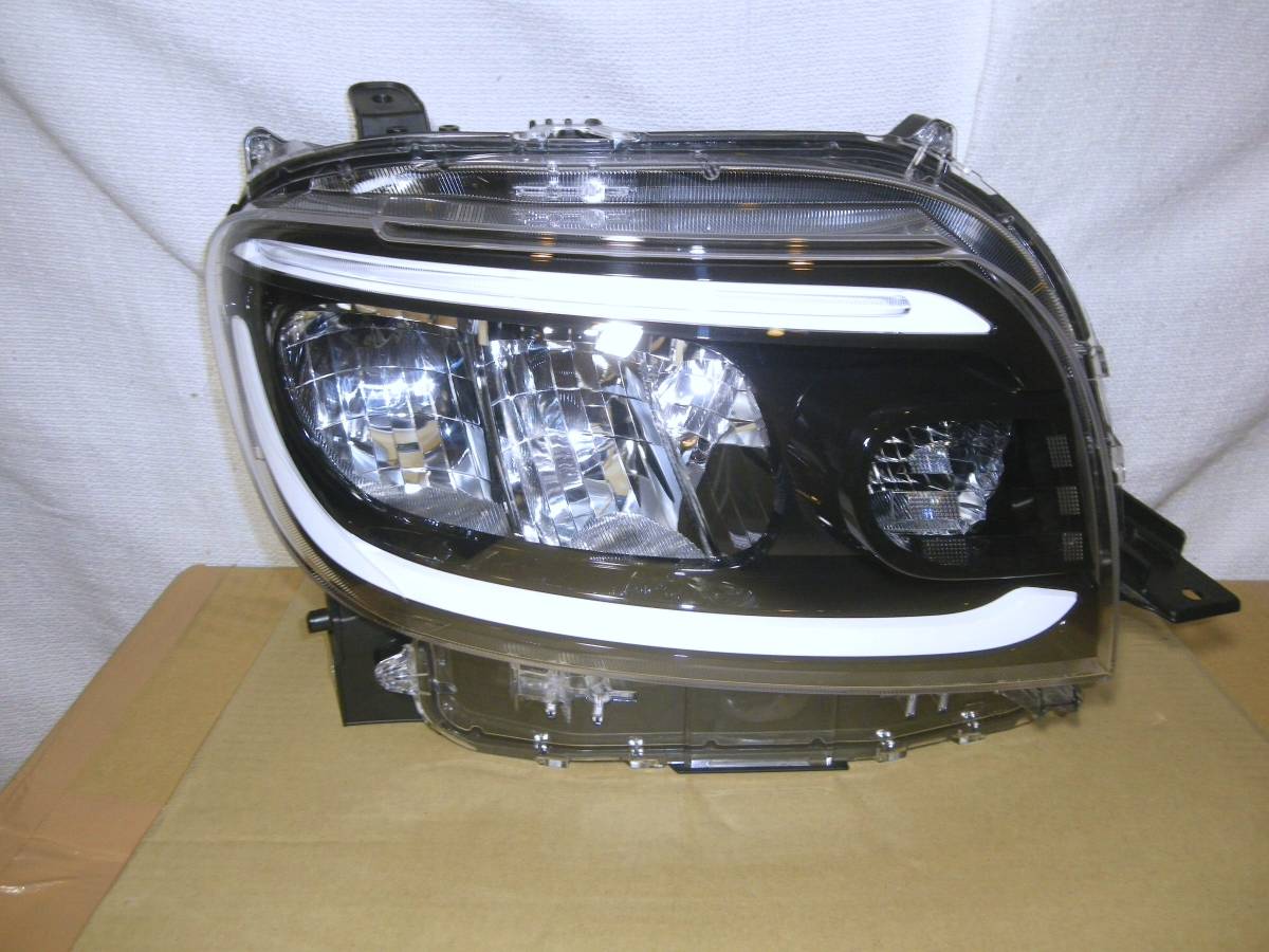 美品 ステー破損ナシ タント LA650S LED 右ヘッドライト 右ランプ 100