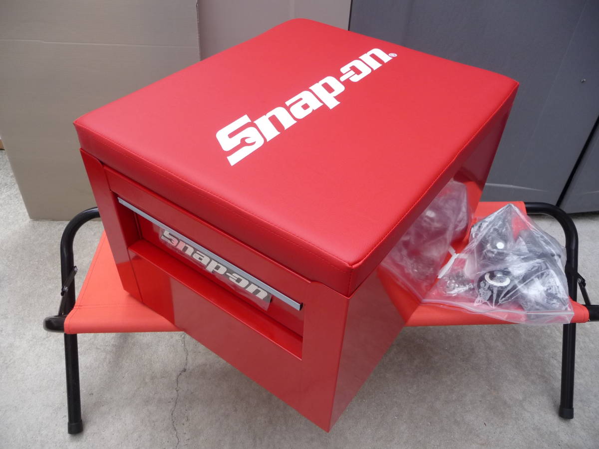 低価，人気SALE スナップオン シートクリーパー 工具箱 赤 作業椅子 机 
