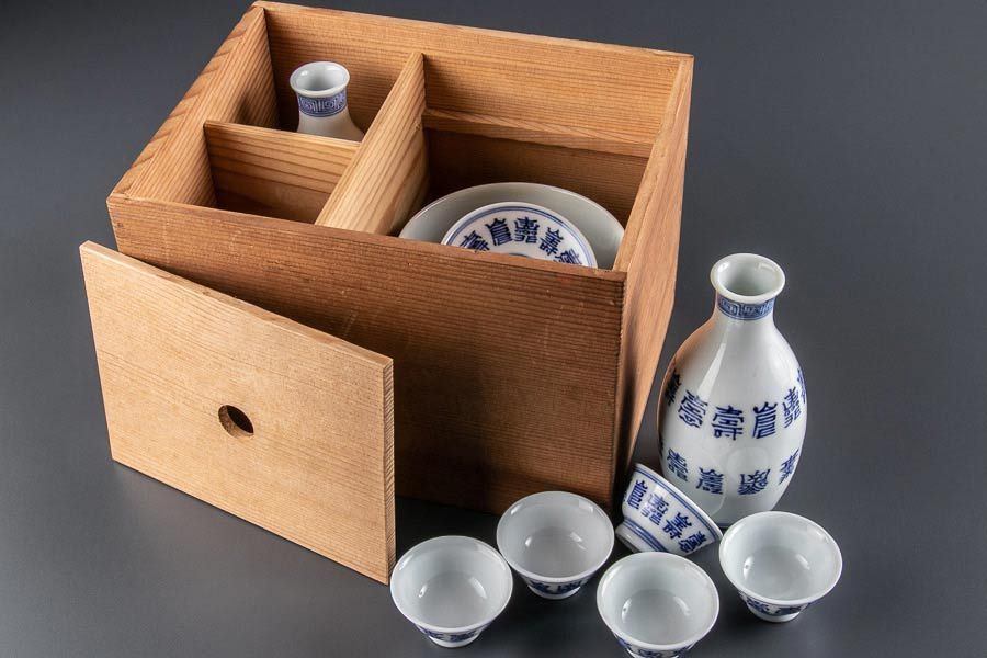 真】東陽軒平八製 青華酒器揃 徳利一対 盃5客 共箱 5346 ,真東陽軒平八
