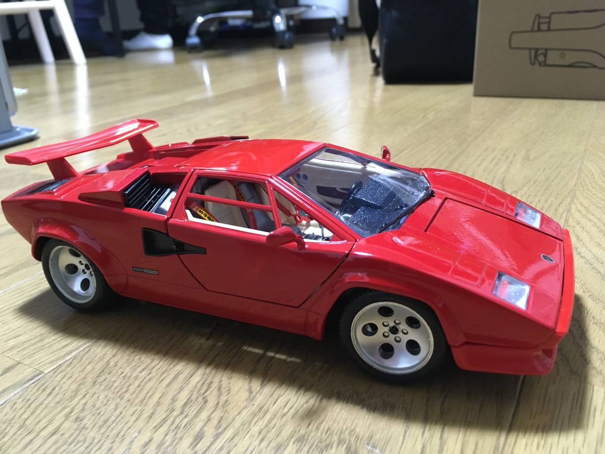 絶版！1/18 ランボルギーニ　カウンタック　5000 クワトロバルボーレ　1988 ブラーゴ　中古 ランボルギーニ カウンタック 京商 KYOSHO ORIGINAL クアトロ