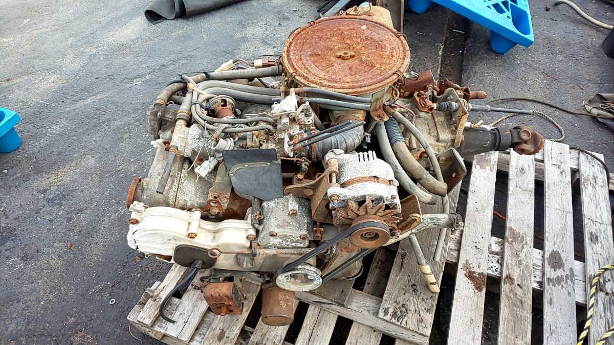 車 サンバーkt6 キャブレター 実働車外し