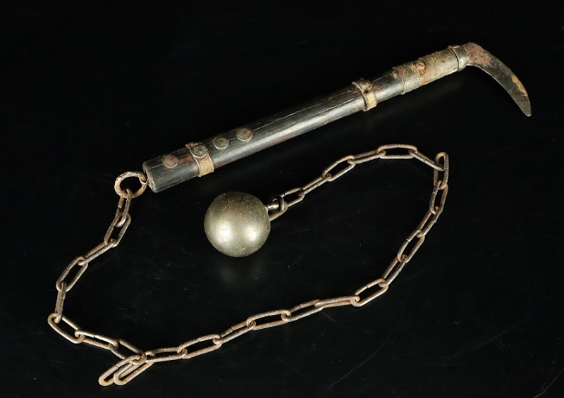 分銅鎖 武具 江戸時代 忍者 骨董 古美術 鎖鎌 古武術 時代武具 鉄製 くさりがま 時代物 武具 分銅鎖 万力鎖