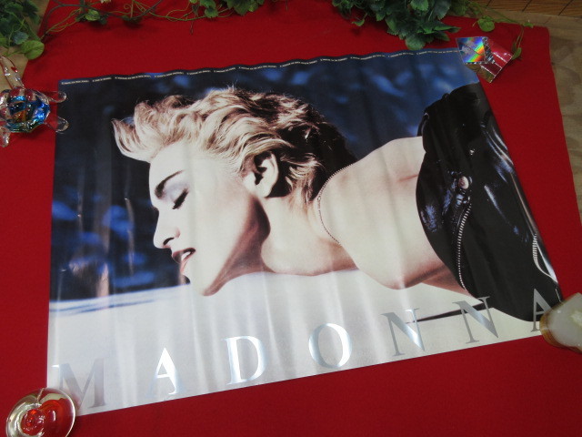 Y3796・8】MADONNA マドンナ ポスター 72×51.5cm 印刷物 ポスター
