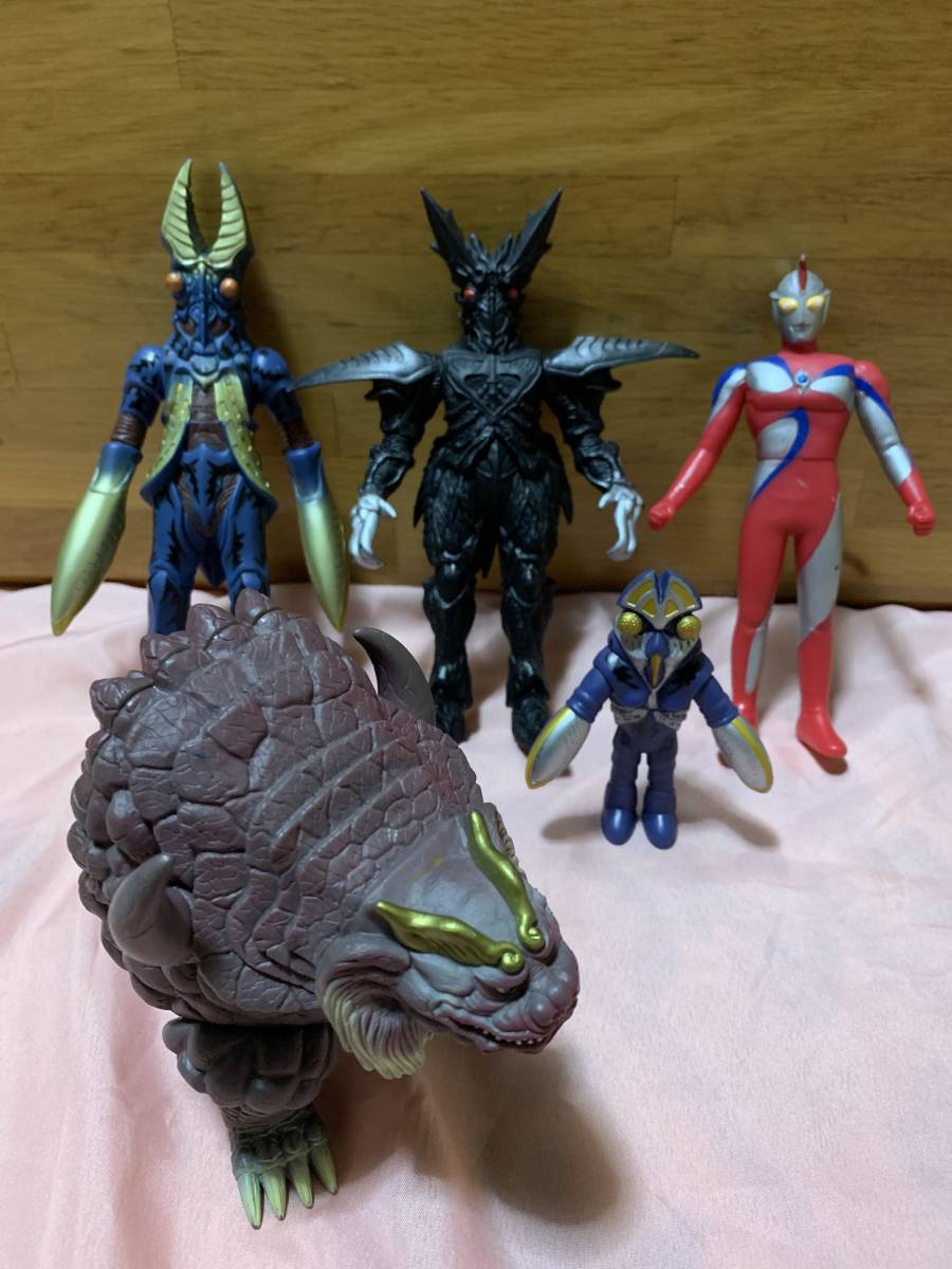 ウルトラマン コスモス真の勇者セット 空からのプレゼントセット