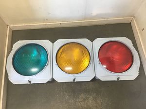 信号機 本物のYahoo!オークション(旧ヤフオク!)の相場・価格を見る