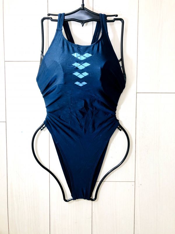 【お買い得，安い】 34アリーナ女子競泳水着M ARN-9113W 超光沢ネイビー 薄地ハイレグオープンバック(ワンピース)｜売買されたオークション情報、yahooの商品情報をアーカイブ公開 - オークファン 女性用