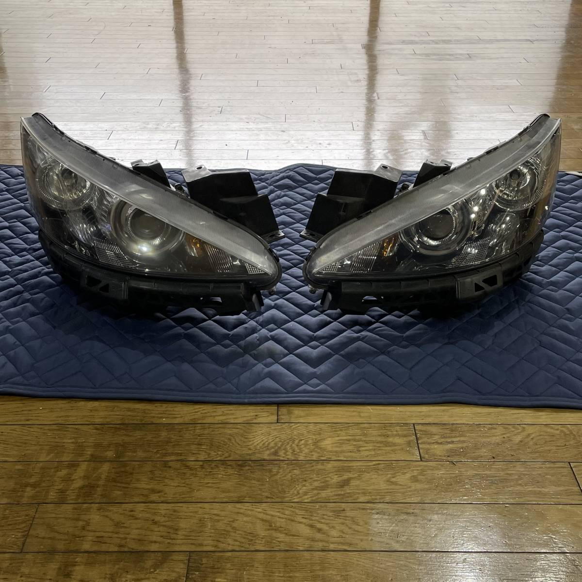マツダ ビアンテ CCEFW 左右 ヘッドライトSTANLEY P8161 8887 マツダ