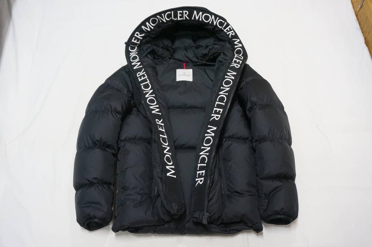 MONCLER MONTCLAR GIUBBOTTO D20914132085 68352☆国内正規品 