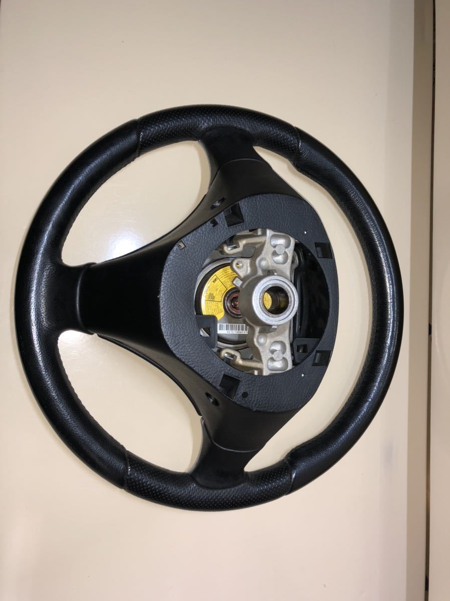 ダイハツ　純正オプション　momo ステアリング　レザー_3