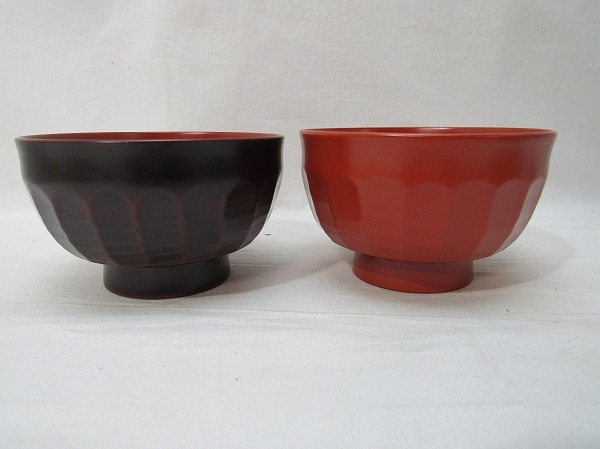 O301029【 ほぼ未使用 茶道具 鎌倉華塗 椀 朱/溜 一対 鎌倉彫 陽堂 栞