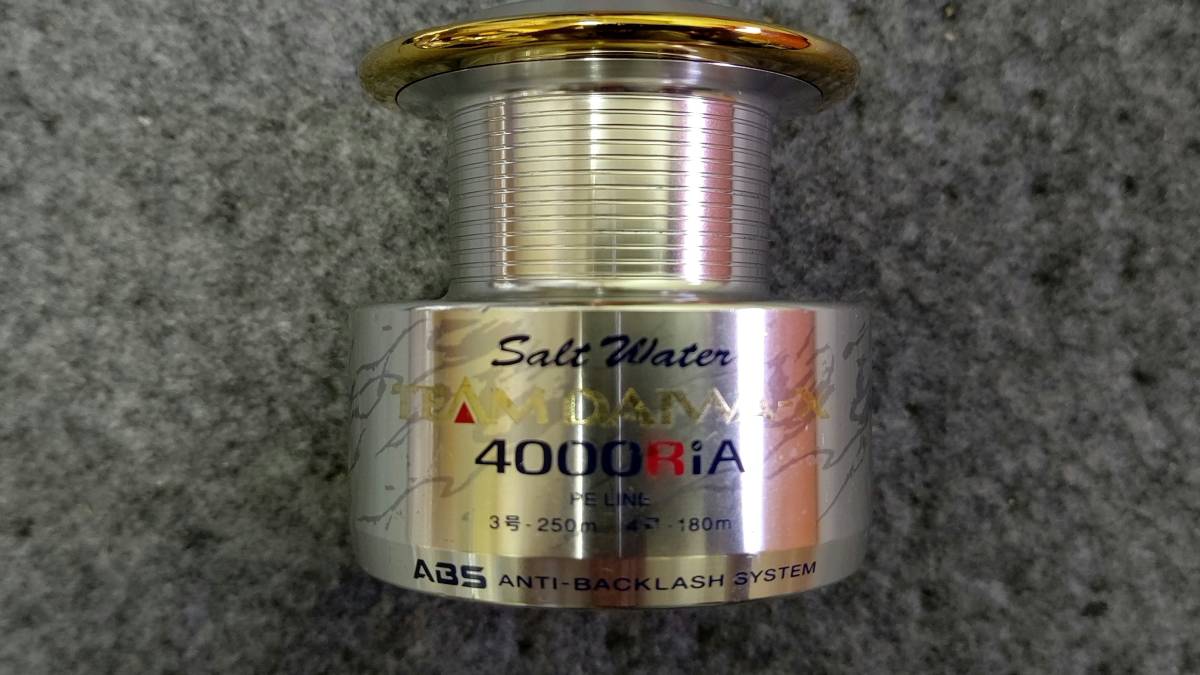 ダイワ TEAM DAIWA-X 4000HiA(TD-X 4000HiA)+4000RiA替スプール