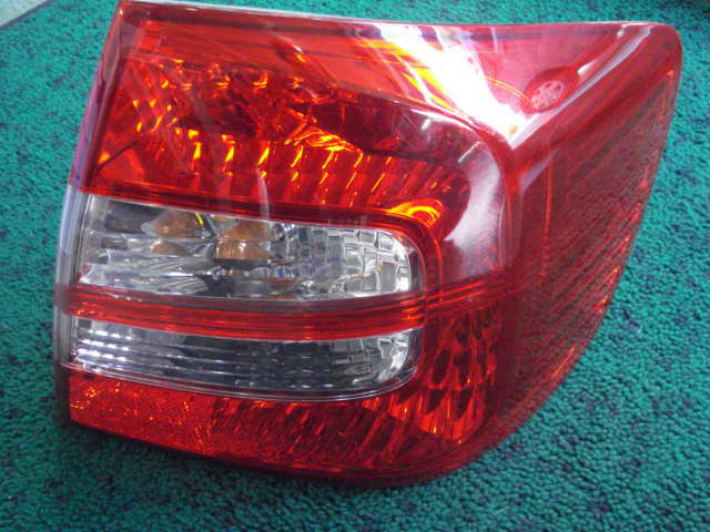 トヨタプレミオ ZRT261 純正 左右 テールランプ KOITO 20-448 トヨタプレミオ ZRT261 純正 左右 テールランプ KOITO 20-448 トヨタ