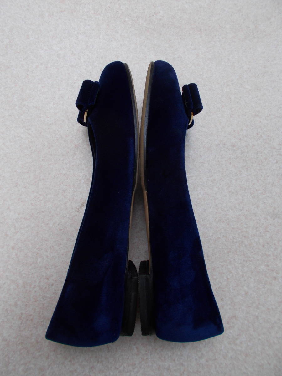 Salvatore Ferragamo BOMBAY ブロンズフラットシューズ