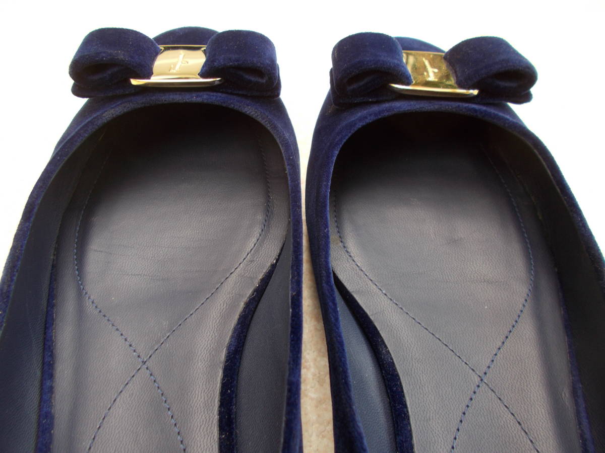 Salvatore Ferragamo BOMBAY ブロンズフラットシューズ