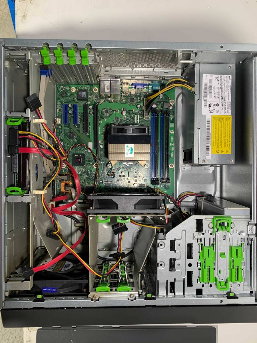 Fujitsu PRIMERGY TX100 S3 サーバー 4TB Fujitsu Primergy TX100 S3p