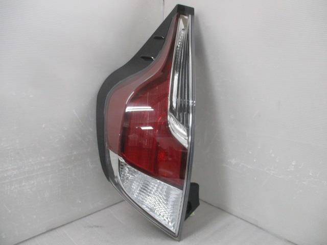 トヨタ アクア NHP10 前期 純正 左 テールランプ 52-252 B4-3-2 0529