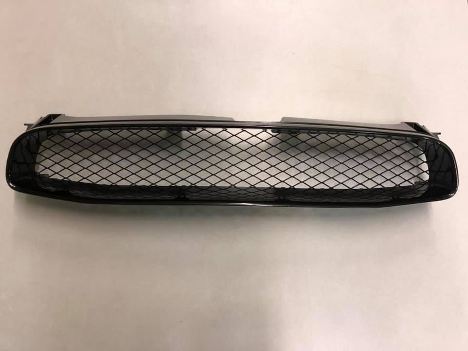 インプレッサ 涙目 純正グリル エンブレムレス加工 ガンメタ WRX STI