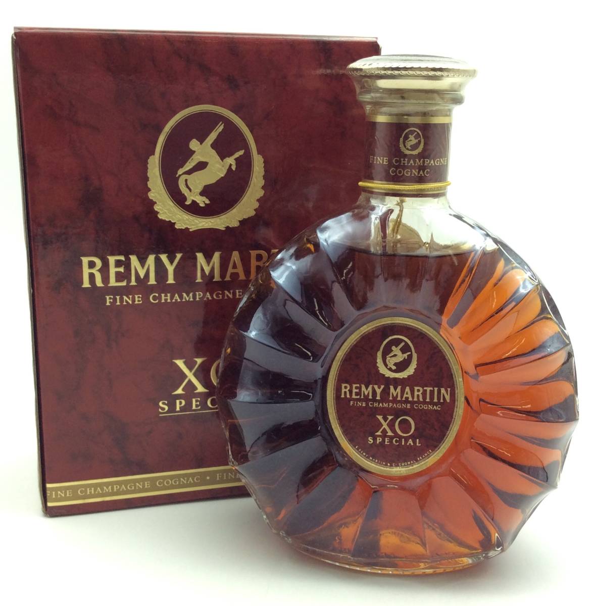 AA19●＜未開栓＞洋酒 REMY MARTIN レミーマルタン XO SPECIAL 700ml 40% コニャック ブランデー 箱付 ●
