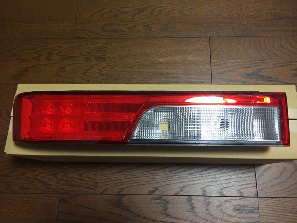 スズキ　エブリィ　DA17W　左テールランプ　左テールライト　35670-64P00 DA17W 左 テールランプ 「da17w テールランプ」の落札相場・落札価格 スクラム