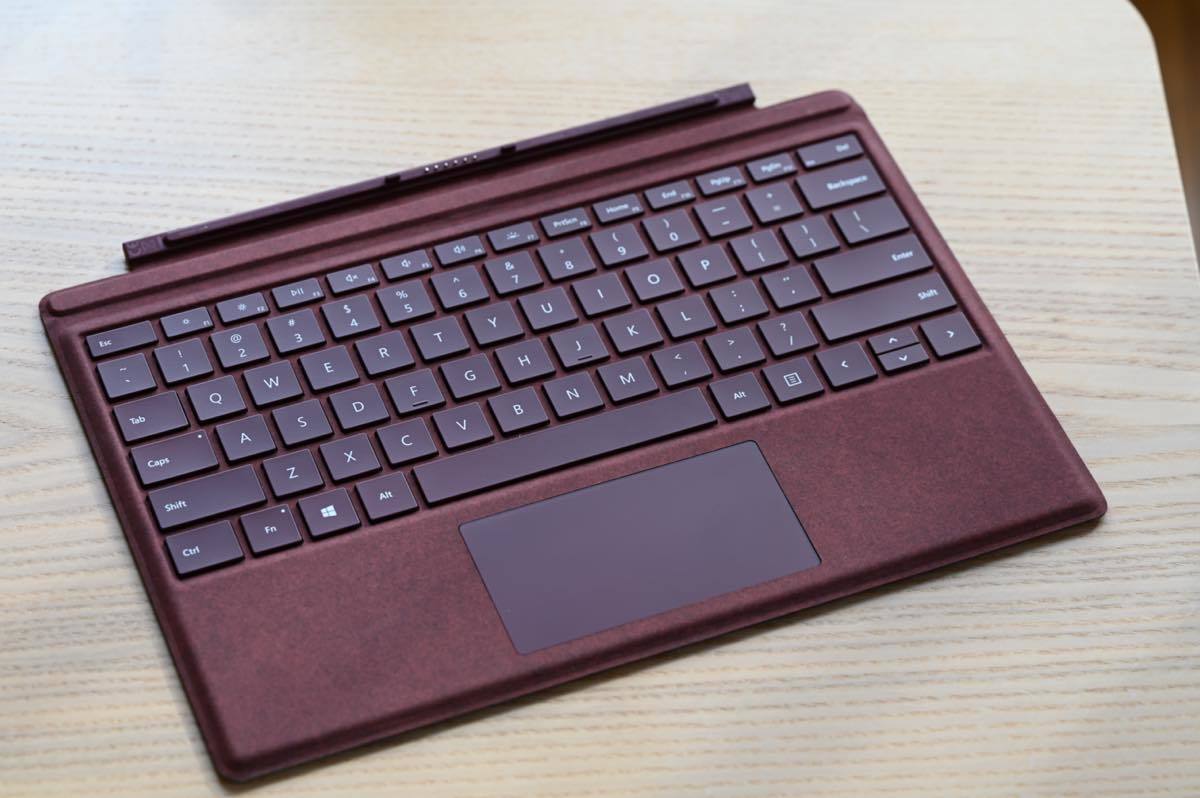 美品・希少USキー】Microsoft Surface Pro Signature タイプカバー