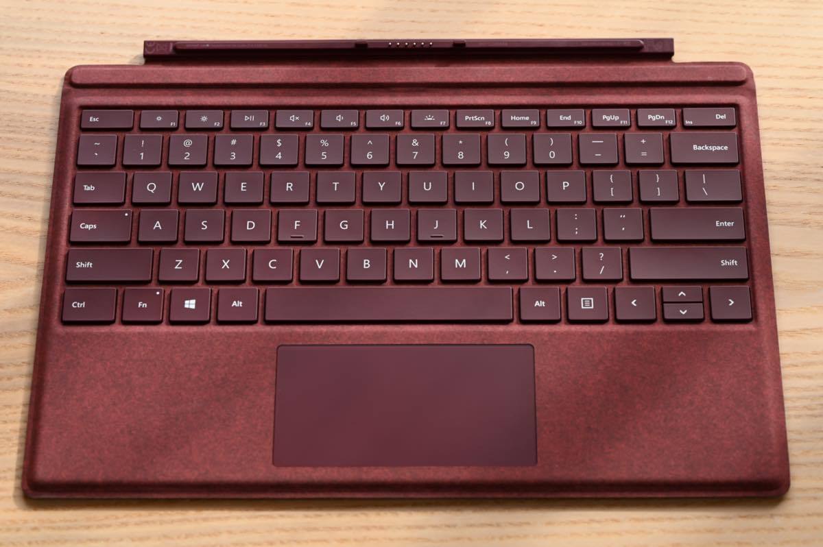 美品・希少USキー】Microsoft Surface Pro Signature タイプカバー