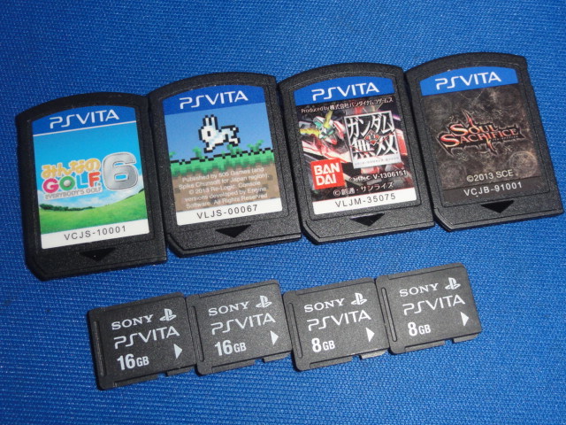 PSvita　16GB・8GBメモリーカード4枚　＋　真・ガンダム無双　みんなのゴルフ６　テラリア　などまとめて