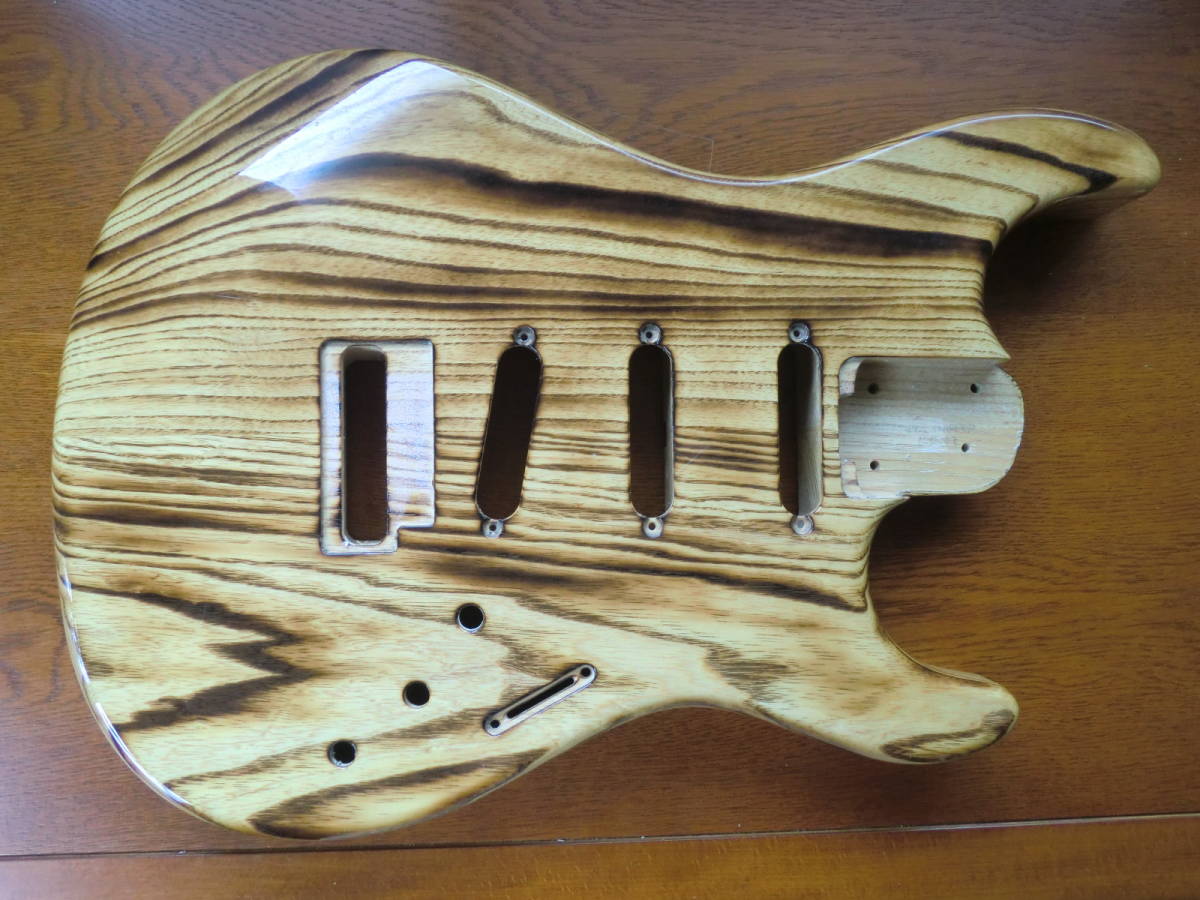 珍品 エレキギター ボディ 木目　美　 現状品