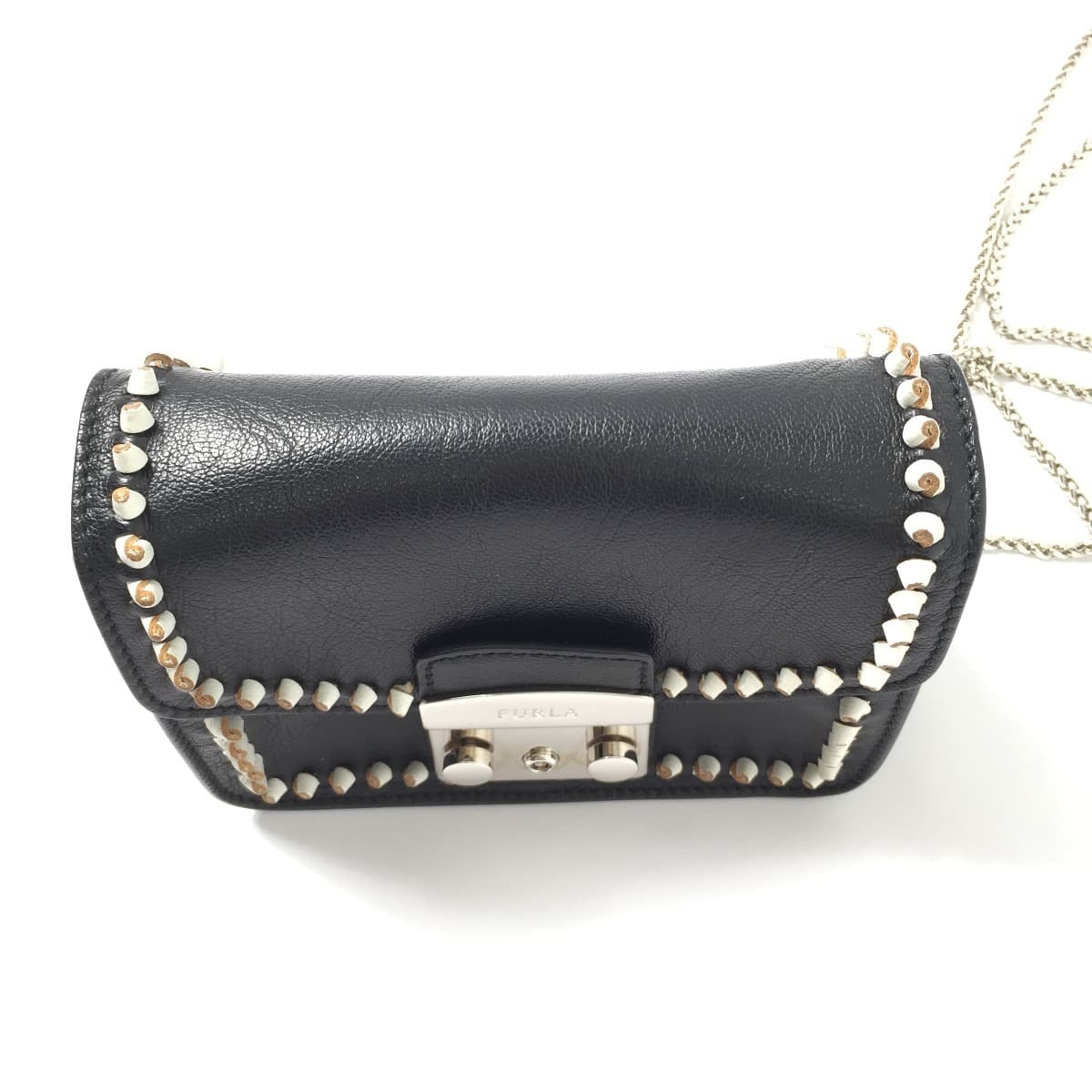 Furla フルラ メトロポリス ミニショルダーバッグ スタッズ風 チェーン ポシェット 黒 皮革製 売買されたオークション情報 Yahooの商品情報をアーカイブ公開 オークファン Aucfan Com