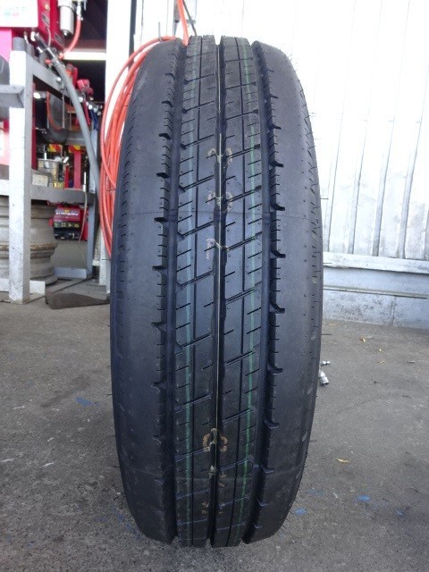 バリ山☆ 205/75R16 113/111L ダンロップ LT03 2019年製☆スタッドレス