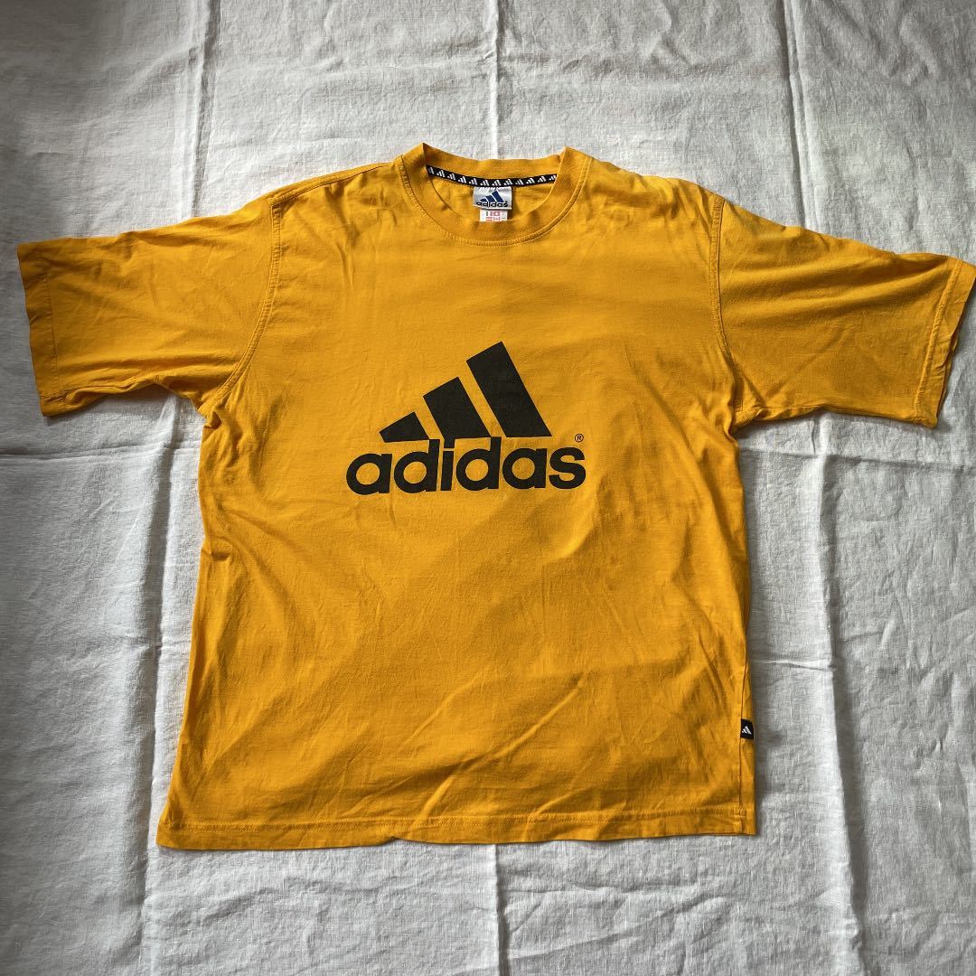 adidas ロゴ プリントTシャツ アディダスTシャツ 万国旗タグ