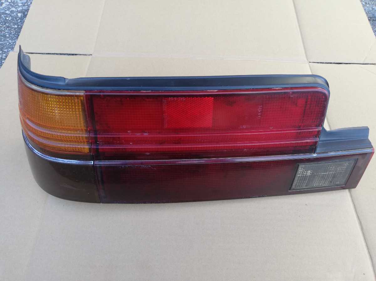 トヨタ AE86 レビン 純正 後期 3ドア テールレンズ 左右セット