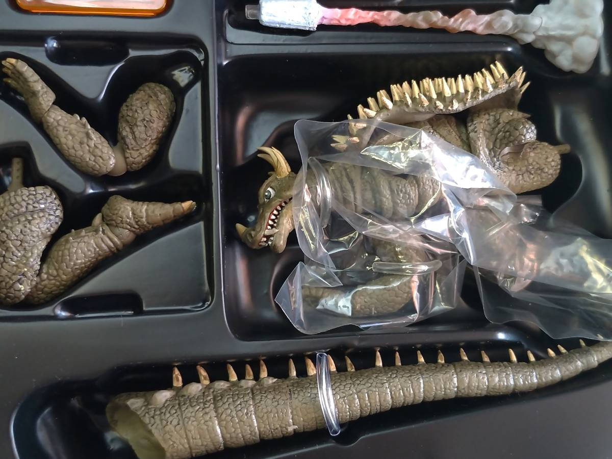 ◇海洋堂 特撮リボルテック 021 アンギラス 怪獣総進撃 ◇中古品 国内