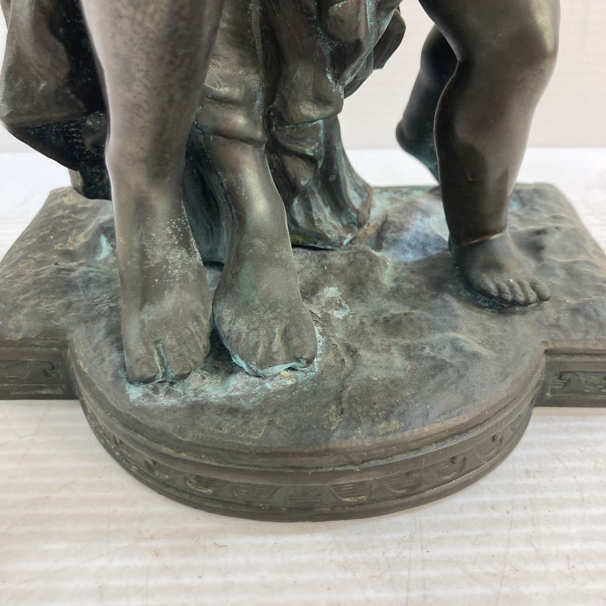 子どもの石像ヨーロッパアンティーク彫刻石像