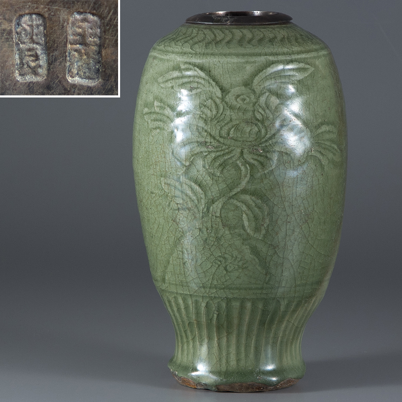 龍泉窯 文化遺産オンライン 青磁刻花牡丹唐草文瓶 - 唐物 元～明代