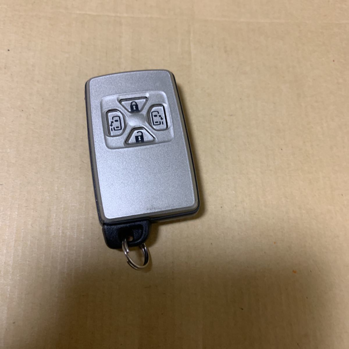 トヨタ 純正 スマートキー 4ボタン ノア ヴォクシー 70