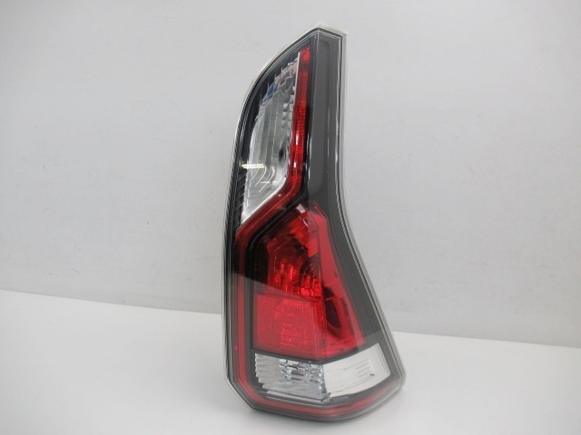 ☆【良品】 日産 セレナ ハイウェイスター H/S C27 純正 右 テール