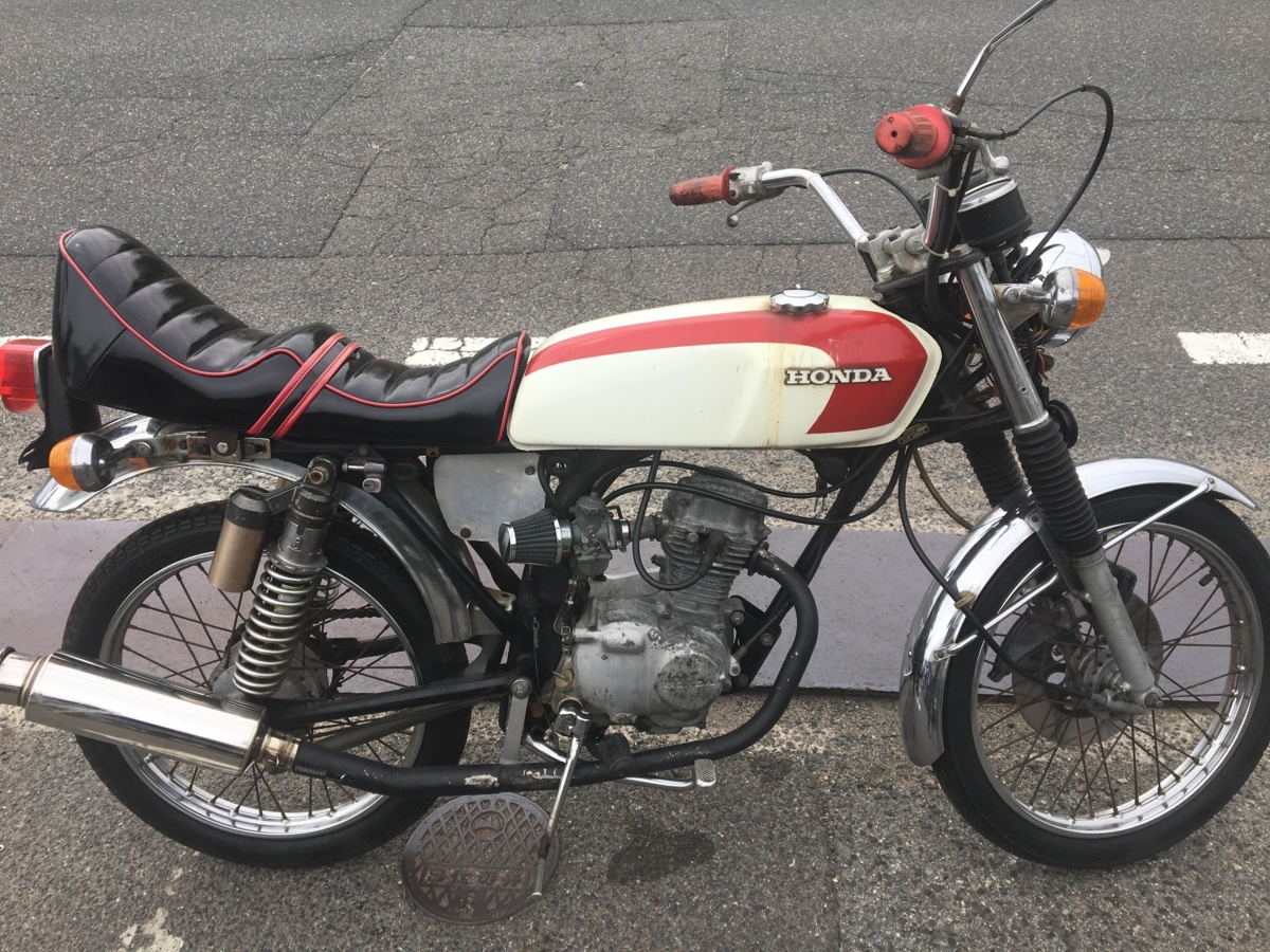 Honda Ape タックロール　当時物 タックロール ホンダ シート 黒 Seat バイクカスタムシートのBob's