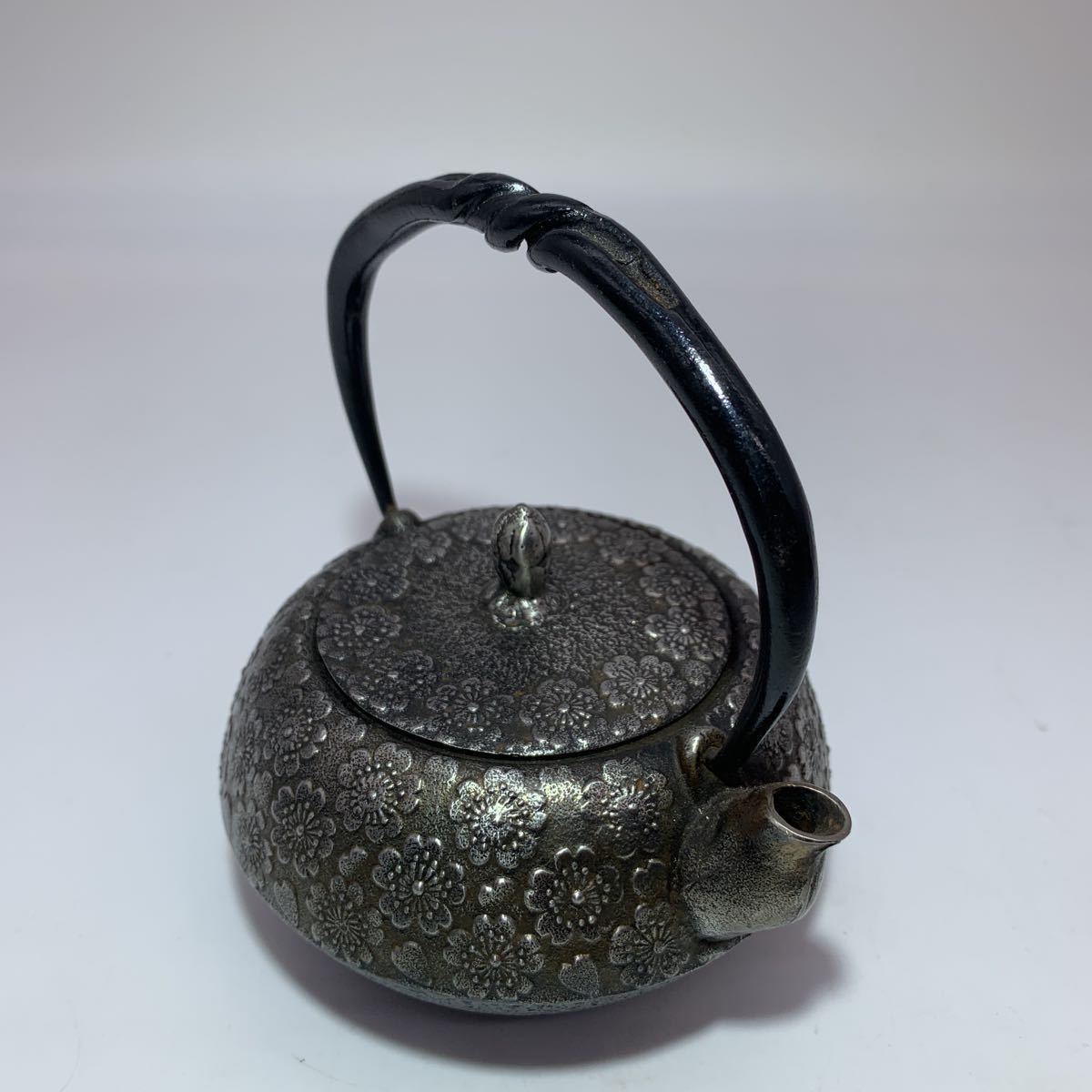 南部鉄器 鉄瓶 急須 湯沸 茶道具 茶器 骨董品 古道具 扇紋様 鉄瓶 照光堂 砂鉄 桜尽紋 造 南部鉄器 南部 心斎 煎茶道具 急須