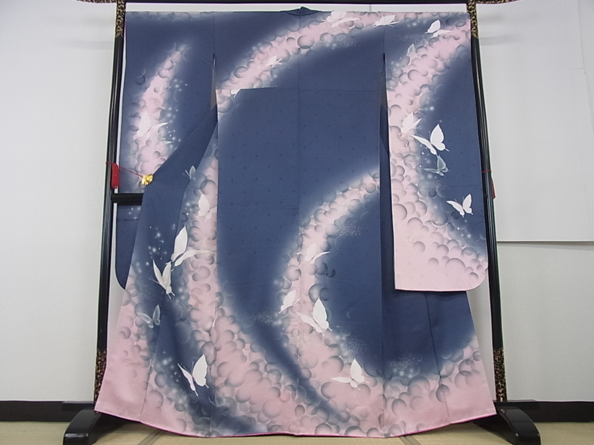 着物屋こころ□豪華振袖 京の染匠 花蝶文 「銀麗唐花華文」 特選銀彩