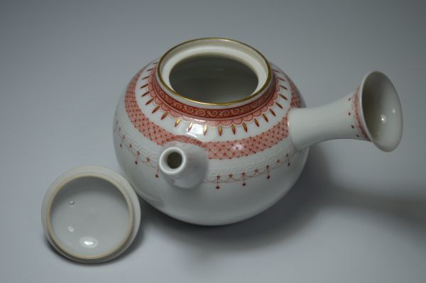 山本 九谷焼 芳岳 最上位作 赤絵細描 金彩赤絵 ぐい呑み 酒器