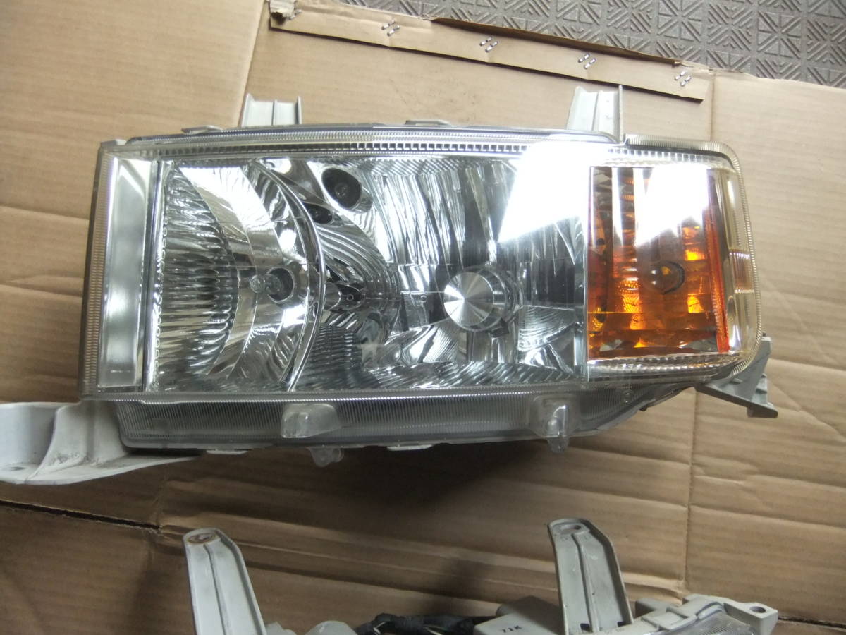 bB ヘッドライト トヨタ NCP30系 | 後期 HID H15.4～H17.11 D2R NCP30 2026