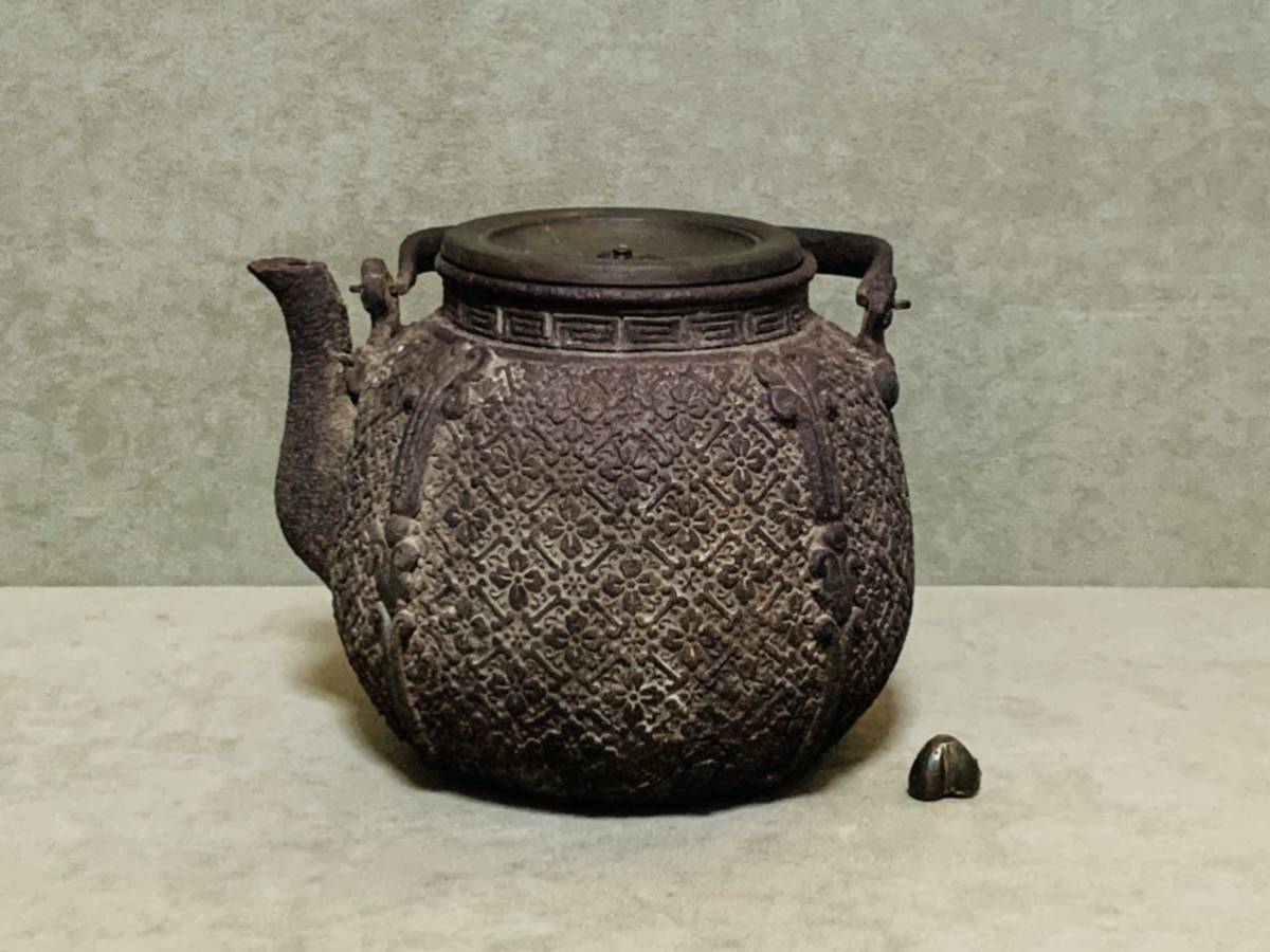 中古 お茶 茶つぼ純銀製 鎚目 急須 横手 煎茶道具 214g