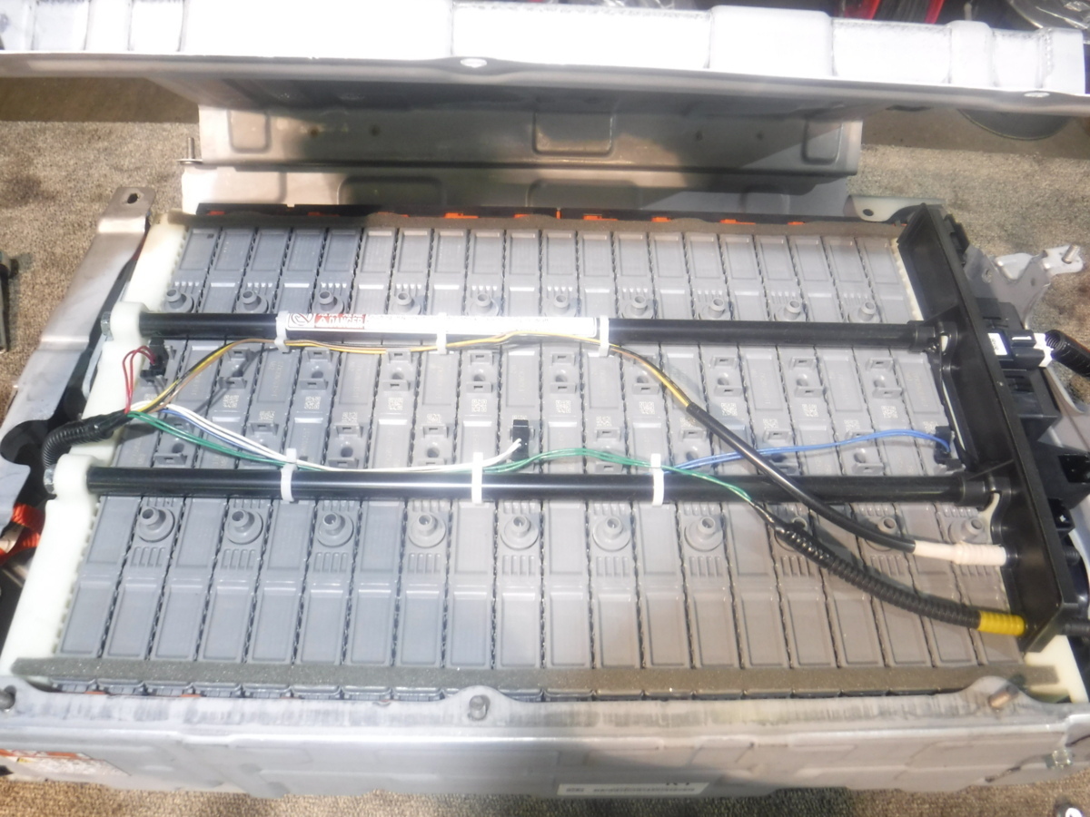 アクア トヨタ NHP10 電池内部異常 対策はHVバッテリー交換 バッテリー