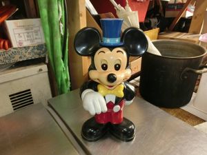 ミッキーマウス 貯金箱のYahoo!オークション(旧ヤフオク!)の相場・価格