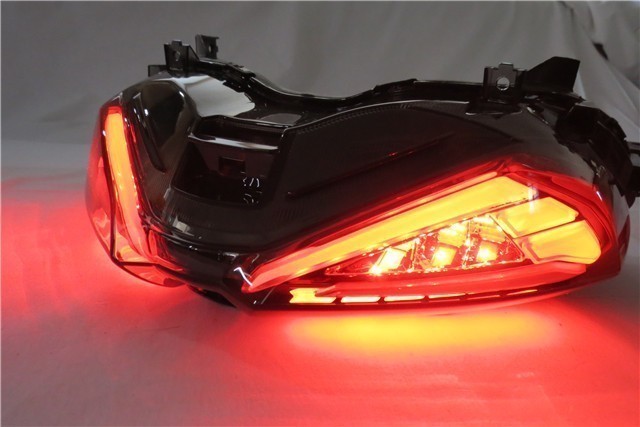 NMAX nmax n-max 2021- 新型 カスタム LEDテール 流れタイプウインカー内蔵 スモーク