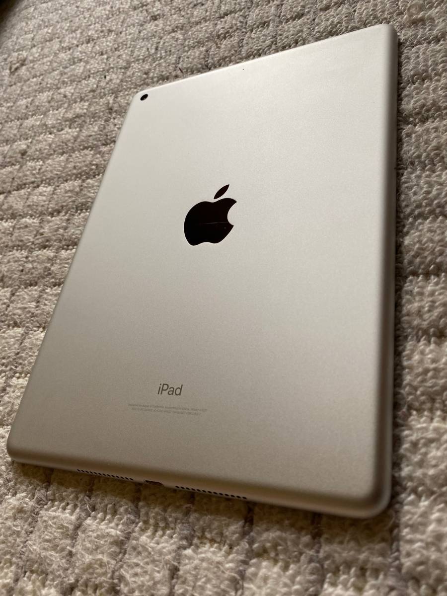 ○Apple iPad (第5世代) シルバー 32GB MP2G2J/A Wi-Fiモデル○ 【公式